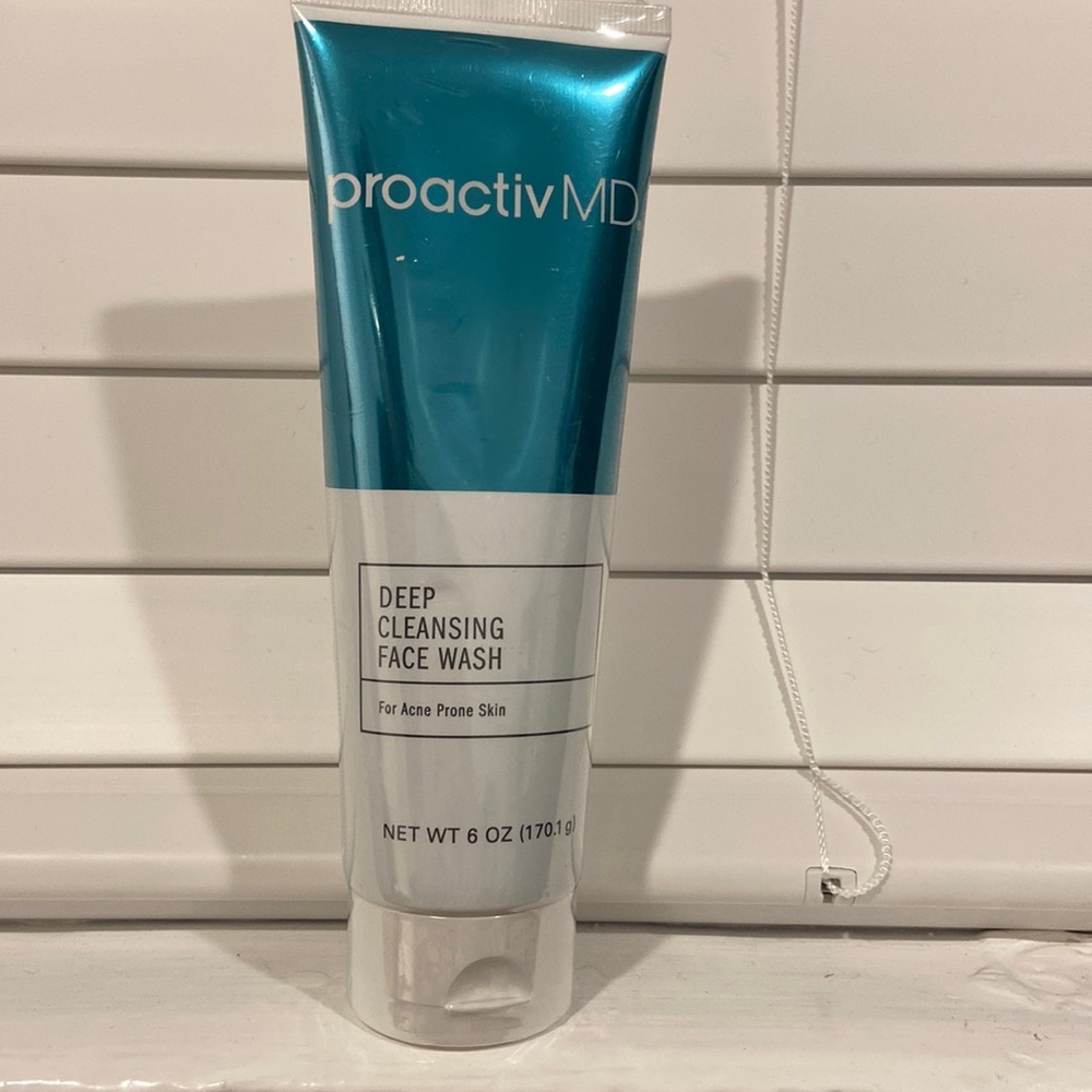 Proactiv MD Deep Cleansing Face Wash for Acne Prone Skin 6 OZ New Plastic Cover